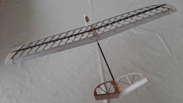 2694 Boo Slope Glider Holzbausatz in innovativer Sperrholzbauweise